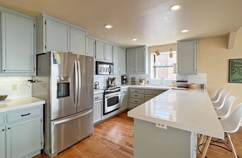 Bodega Bay House | Dragon's Nest - Newly remodeled Harbour home with great views.
