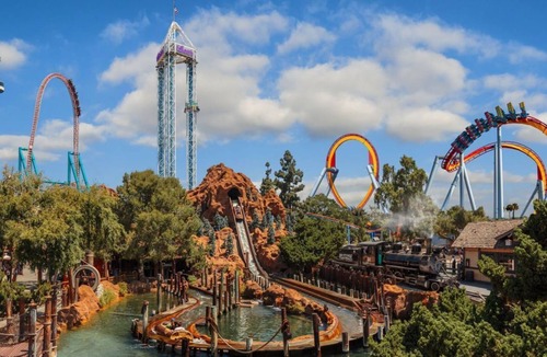 Anaheim Resort Resort | Dream Disney Vacation! 4 Roomy Units, Pool, Water Park!