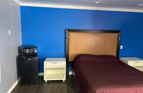 Colton Hotel | Driftwood Motel