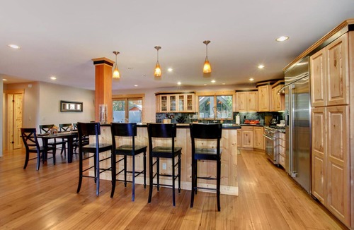 Country Club Estates House | Dual Master Suites, Pool Table, 3500 Sq. ft, Luxury Home, 5 Bedroom, Discounts,