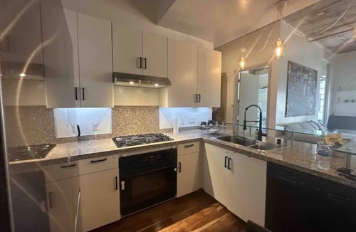 East Village Apartment | East Village 2/2 courtyard facing cozy/chic apartment in the heart of San Diego