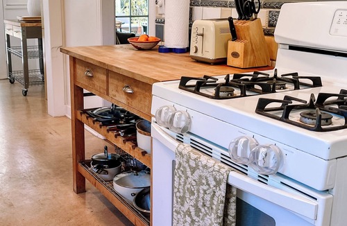 Eagle Rock House | Eastside LA 3BR/2BA with Yard + Fire Pit