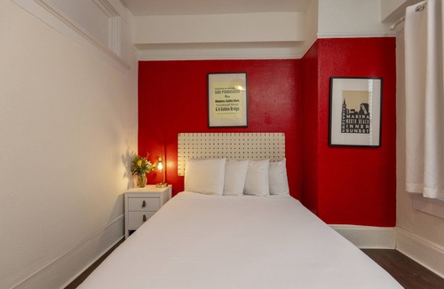Civic Center Hotel | Economy Double Room with Private External Bathroom