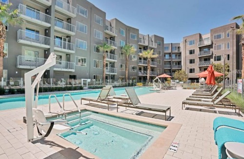 Fremont Condo | Elegant 2BR Condo w Pool & Fire Pit at Aya Apartments
