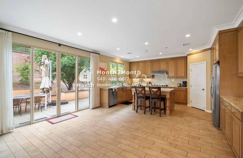 Stonegate House | Elegant 4BR｜Relaxing Patio｜Private Office & Study｜Ideal for Family Life #7572