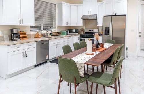Riverview West House | Elegant Modern Disney Villa King Beds Game Room + EV Charger Sleeps 14