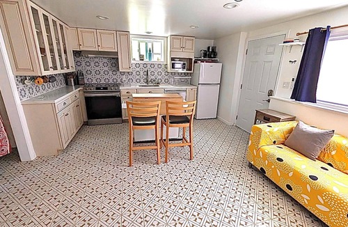 Albany Apartment | Elegant North Berkeley 1-bed/1-bath Apartment just 2 Blocks from upper Solano!