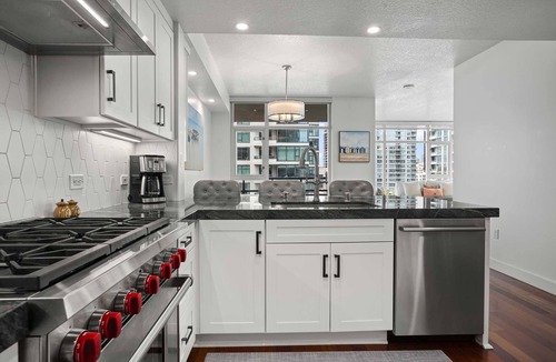 East Village Condo | Elegant Waterfront Unit in the Columbia District