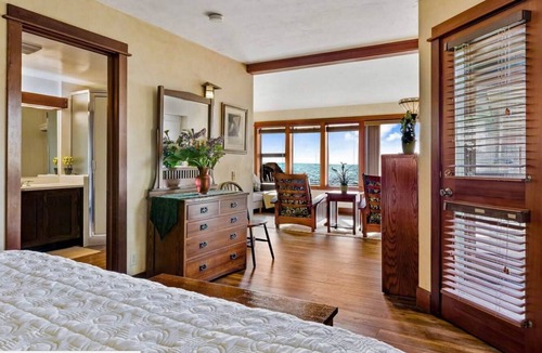 Elk Bed & Breakfast | Elk Cove Inn & Spa Jacuzzi Pet Friendly sleeps4 Champaign B fast Ocean View