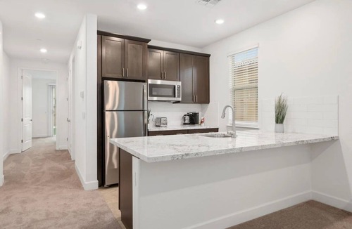 Elk Grove Apartment | Elk Grove Private Guest Suite w/Washer +Queen Bed