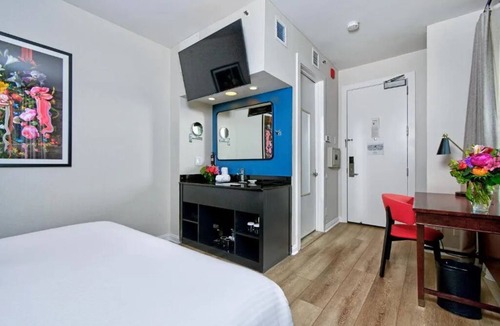 South Beach Hotel | Embarcadero Boutique Room by SF MOMA, Union Square & Ferry