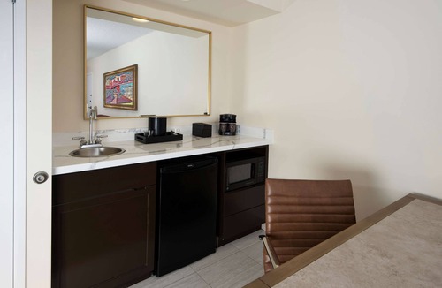 Paradise Valley Village Hotel | Embassy Suites by Hilton Phoenix Scottsdale