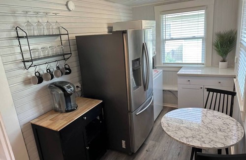Downtown Sacramento House | Enchanting Downtown 2-Bedroom w/Gorgeous Backyard