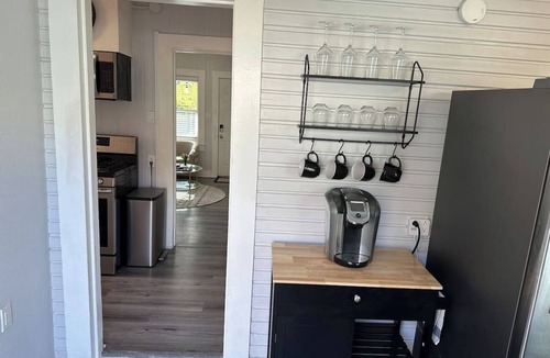 Downtown Sacramento House | Enchanting Downtown 2-Bedroom w/Gorgeous Backyard