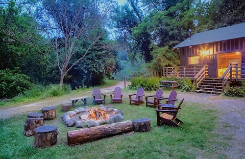 Guerneville Hotel | Enjoy the Calm and Reserved Ambiance! Free Private Parking, Outdoor Pool