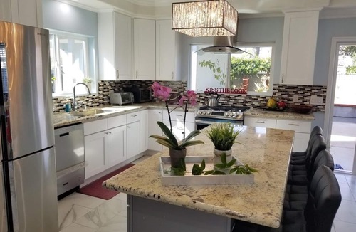 Midway City House | Entire Cozy Home with Enclosed Entertaining Patio Near Disneyland