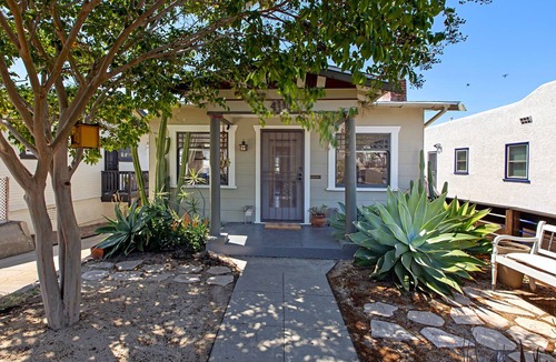 University Heights House | Entire House * Modern Bungalow * Excellent Location
