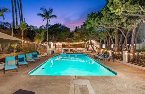 Mount Helix House | Entire Private Home with Pool, Sauna, Gym, 3 Bed, Parking Yard, Ranch Style, 2 Bedroom 2 Bathrooms, Available Now