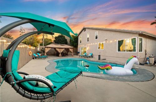 Rancho Penasquitos House | Entire Private House with Garage, Pool, King Bed, Gated Yard, 4 Bedrooms 2 Bathrooms, in Rancho Penasquitos, Available Now