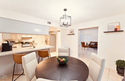 Pumpkin Center House | Entire SW 3bedroom 2.5bath house with Kingsize bed Bakersfield family-friendly