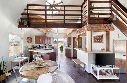 Landers Cabin | Escape to Inspiration: Discover the Enchanting Mojave Dome – Your Creative Respite in California!