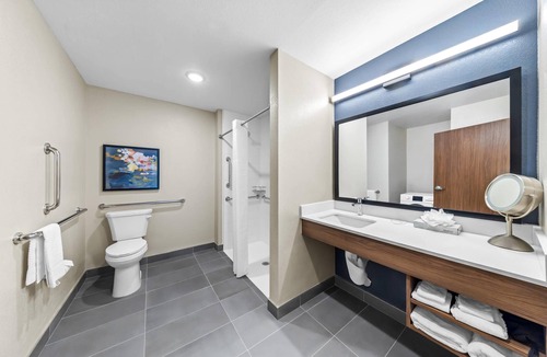 Ontario Hotel | Everhome Suites Ontario Airport