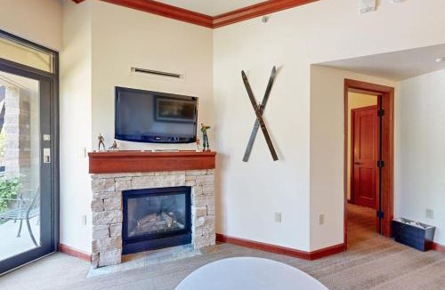Olympic Valley House | Everline Resort & Spa - ski-in&ski-out escape with pools gym ice rink & tennis
