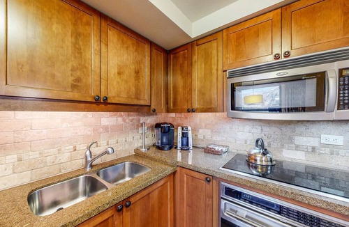 Olympic Valley Condo | Everline Resort & Spa Ski-in-ski-out luxury, pools, hot tub, & golf