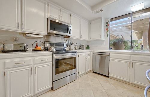 Palm Desert House | Exclusive Country Club in Palm Desert near everything