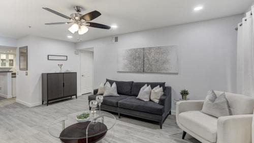 Camelback East House | Executive 2 Bdrm Condo in the Heart of Biltmore