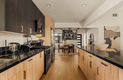Universal City House | Executive 4BR/4BA Home Near Universal Studios