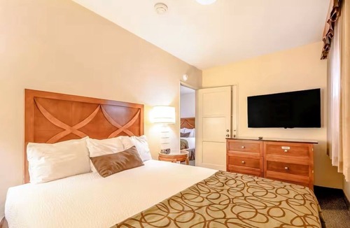 Yuma Townsite Hotel | Executive Suite Stay | Near Historic Downtown Yuma | Gym & Outdoor Pool