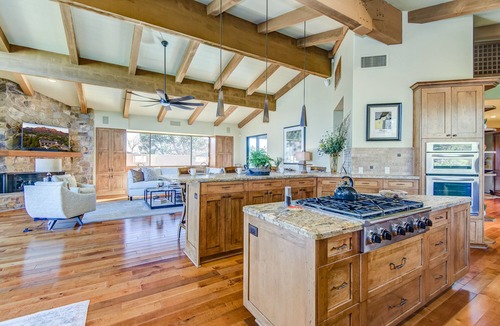 Uptown Sedona House | Experience luxury at Sedona Uptown House of Views with stunning red rock panoramas.