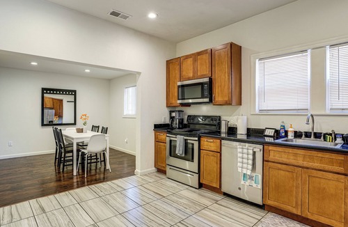 Clawson House | Explore the East Bay! Family-Friendly Home w/Yard