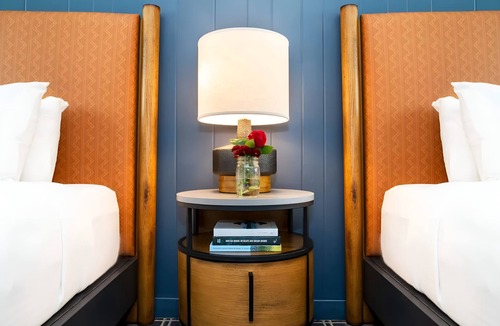 Mammoth Lakes Hotel | Explore Yosemite from Alpine Room w/Scenic Vistas & Mammoth Ski Access! 3 Units