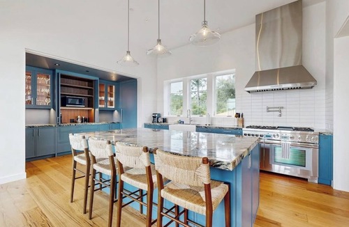 Calistoga House | Exquisite modern getaway with private hot tub & pool + large deck w/valley-view