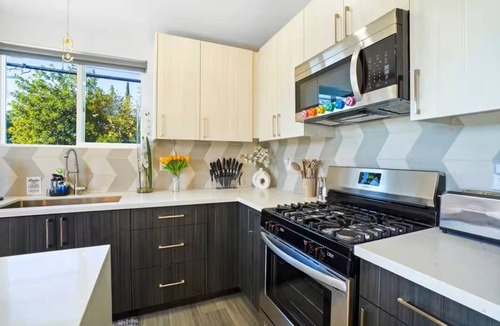North Hollywood House | F. 2 Homes, Patios, Sleeps 20, Universal 15m: MAJOR INTERNATIONAL SPORTING EVENT