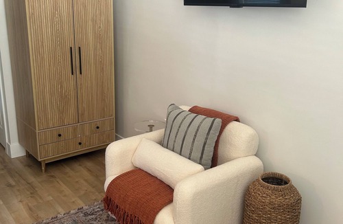 Downtown Sacramento House | Fabulous 1/1+den in the Heart of Sacramento