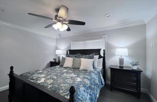 Orange House | Fabulous 6 bedroom (3 master suites), 4 bath pool w/Jacuzzi home