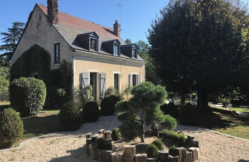 Thilouze House | Fabulous property - 30Pers Swimming pool/spa in the heart of a french village .