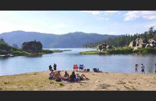 Big Bear City Villa | Fairway Big Bear Lodge/ airport convention center
