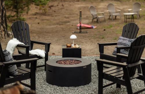 Valley Ranch House | Family Cabin With Hot Tub, Games, & Forest Views