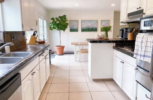 Salinas House | Family Friendly 3 bedroom, 2 bath Homestead located 25 minutes from Monterey