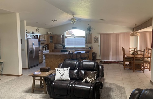 Anthem House | Family Friendly 3bed, 3bath house on Horse Ranch, minutes from trails and shops.
