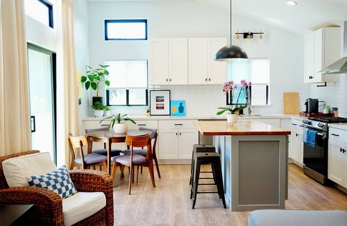 Mira Mesa House | Family Friendly Modern Guest House