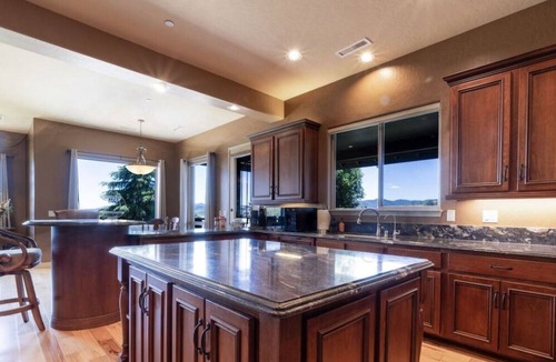 Prescott Apartment | *Family friendly *Spacious *Fireplace