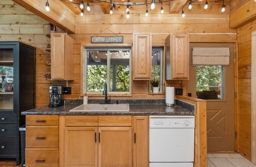 Prescott House | Family Fun Log Cabin in the Pines - Game Room + Slide