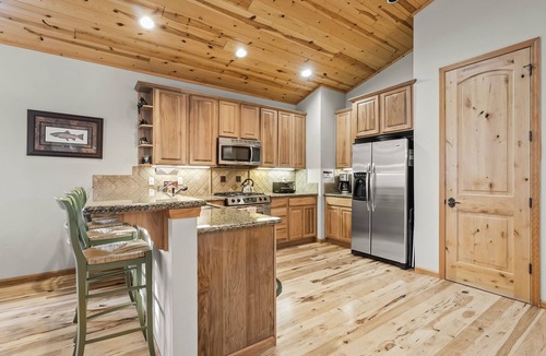 Kings Beach House | Family Getaway | Bunk Room, Queen Suite, Near Town, Dining & Lake Tahoe Fun