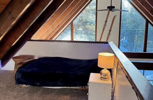 Truckee Ski Chalet | Family Mountain Chalet, Backs to Open Space, Monthly Rental, WiFi & Work Space