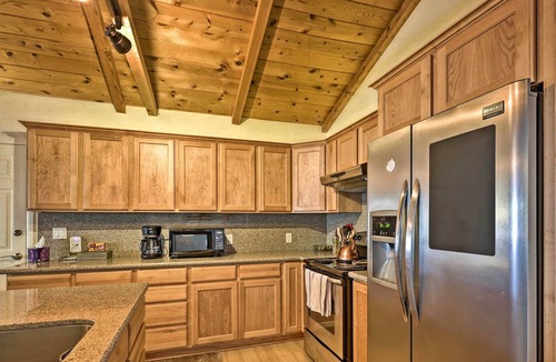 Groom Creek Cabin | Family Prescott Sanctuary w/ Games, Yard & Sunroom
